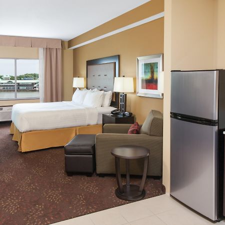 Holiday Inn Express & Suites Sandusky By Ihg Buitenkant foto